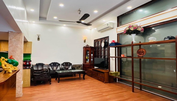 Cho thuê nhà ngõ 160 Vương Thừa Vũ là văn phòng, KD sạch kết hợp ở gia đình